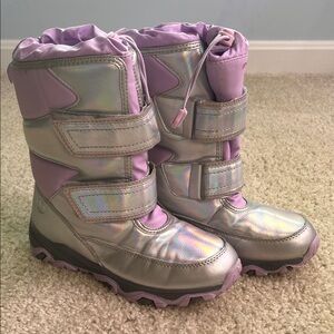 Lands' End Kids Iridescent Silver and Lavender Snow Boots, size 3